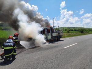 Incendiu izbucnit la o autofurgonetă, între Daneș și Sighișoara